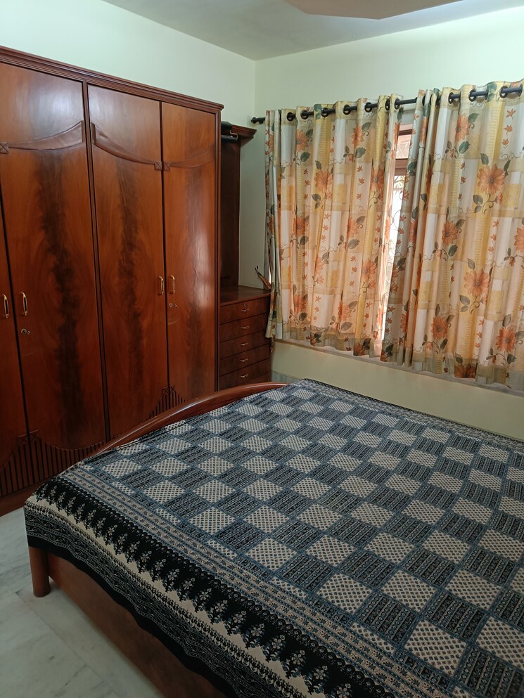 Bedroom, balasinor-chs 6 Bedroom 4500 Sq.Ft. Independent House In Kandivali West Mumbai 8239776