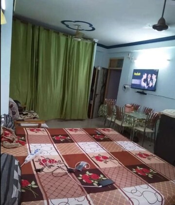 Bedroom in 2 BHK Builder Floor at Aliganj – for Rent