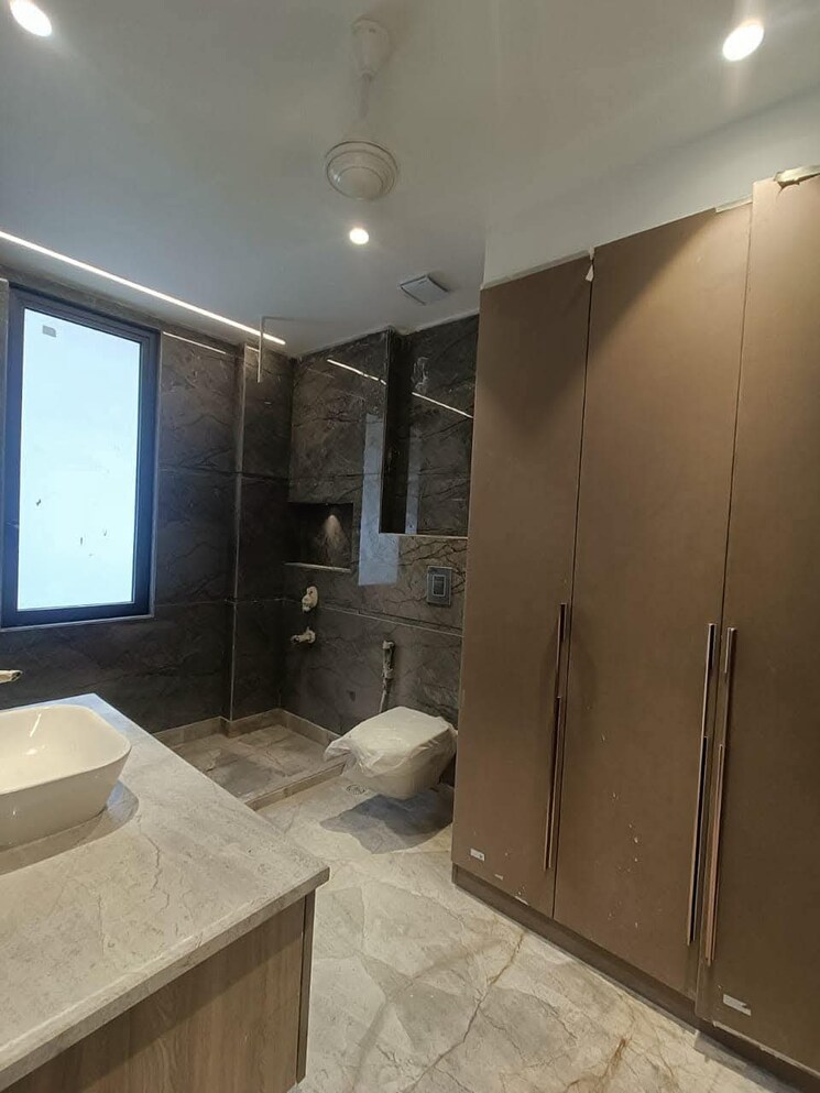 Bathroom, sector 49 3.5 Bedroom 1777 Sq.Ft. Builder Floor In Sector 49 Faridabad 8239817