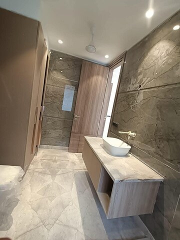Bathroom in 3.5 BHK Builder Floor at Sector 49 – for Sale