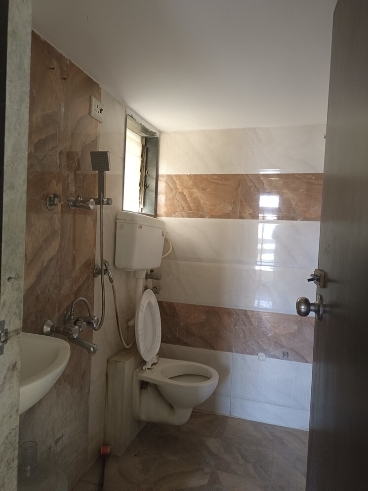 Bathroom, virar west 1 Bedroom 450 Sq.Ft. Apartment In Virar West Palghar 8239862