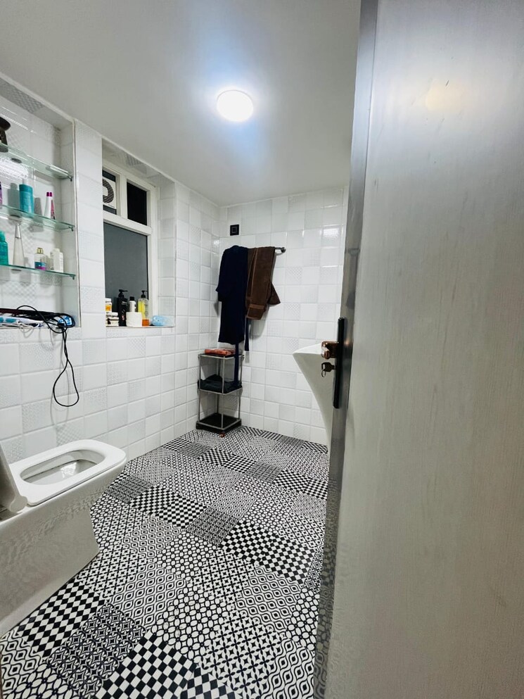 Bathroom, ansal-sushant-apartments 6+ Bedroom 419 Sq.Yd. Independent House In Sushant Lok I Gurgaon 8239920