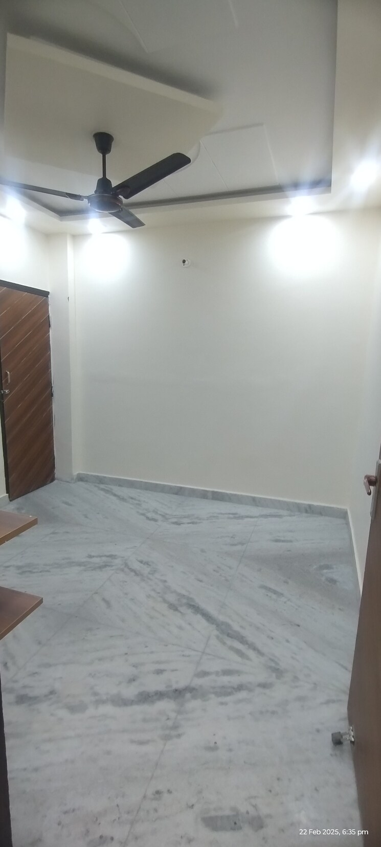 Bedroom, uttam nagar 2 Bedroom 60 Sq.Yd. Builder Floor In Uttam Nagar Delhi 8239983