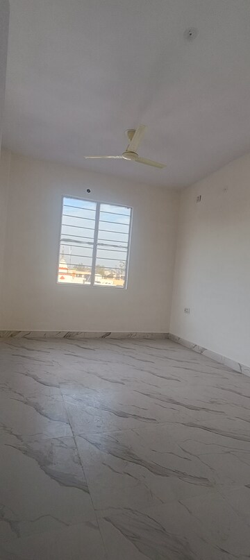 Room in 2.5 BHK Apartment at Mayur Vihar Phase 1 – for Rent