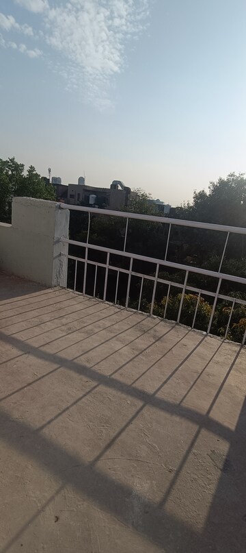 Balcony in 2.5 BHK Apartment at Mayur Vihar Phase 1 – for Rent