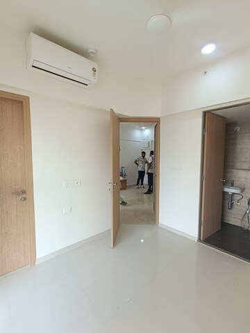 Room in 1 BHK Apartment at Lodha Unica, Jogeshwari West – for Rent