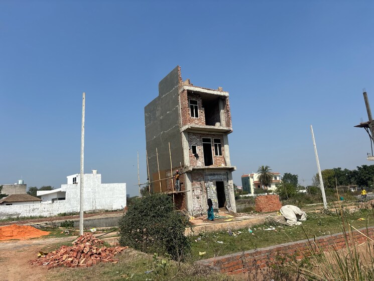 Exterior View, shiksha-vihar  100 Sq.Yd. Plot In Sector 27 Yamuna Expressway Greater Noida 8240071