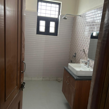 Bathroom in 3.5 BHK Villa at Sector 21 – for Rent