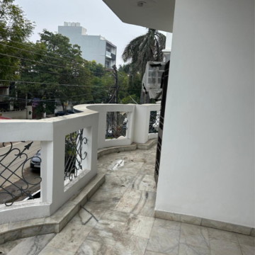 Balcony in 3.5 BHK Villa at Sector 21 – for Rent