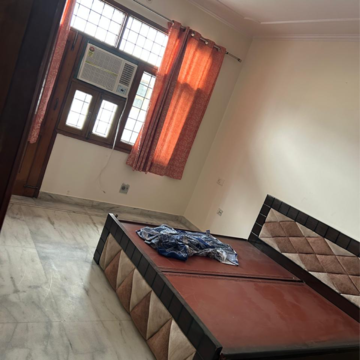 Bedroom in 3.5 BHK Villa at Sector 21 – for Rent
