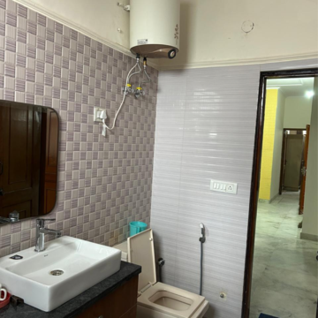 Team Area in 3.5 BHK Villa at Sector 21 – for Rent