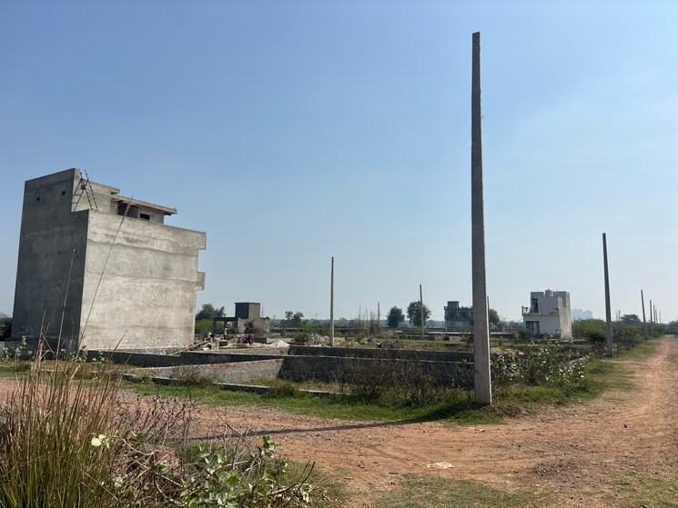 Exterior View, shiksha-vihar  100 Sq.Yd. Plot In Sector 27 Yamuna Expressway Greater Noida 8240071