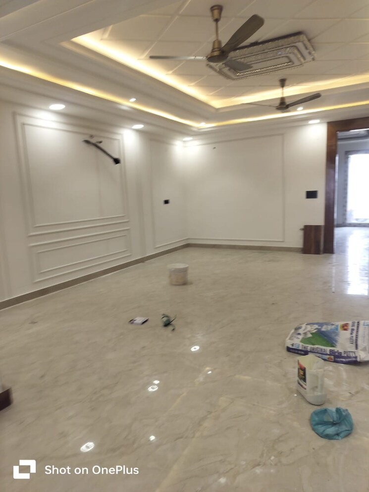 Room, sector 85 4 Bedroom 3150 Sq.Ft. Builder Floor In Sector 85 Faridabad 8240120