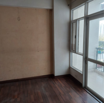 Room in 2.5 BHK Apartment at Prateek Wisteria, Sector 77 – for Rent