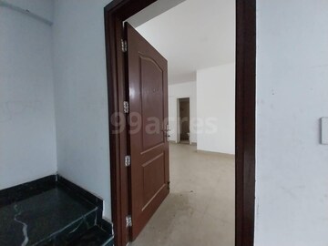 Room in 3 BHK Builder Floor at BPTP Park 81, Sector 81 – for Sale