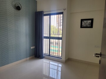 Room in 2 BHK Apartment at Kumar Princetown, Undri – for Rent