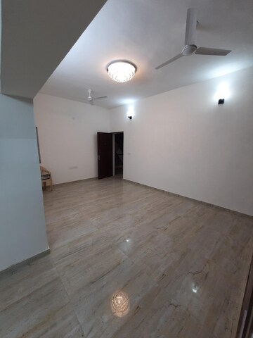 Room in 3 BHK Builder Floor at Greater Kailash I – for Rent