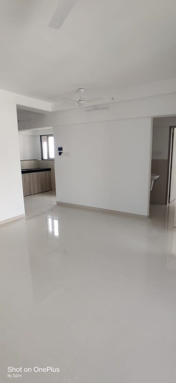 Room in 2 BHK Apartment at Shree Venkatesh Graffiti Glover, Keshav Nagar – for Rent