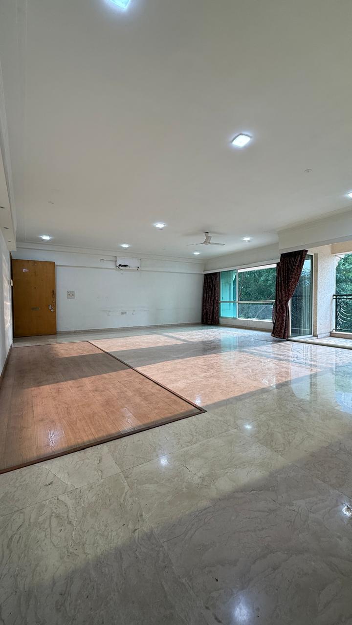 4 BHK + Servant Room Apartment For Sale in Hiranandani Meadows