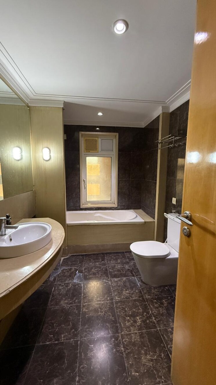 Master Bedroom, hiranandani-meadows 4 Bedroom 1980 Sq.Ft. Apartment In Manpada Thane 8240247