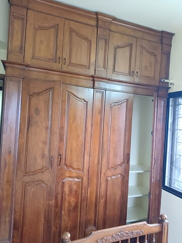 Furnished Amenities in 3 BHK Apartment at Mg Road – for Rent