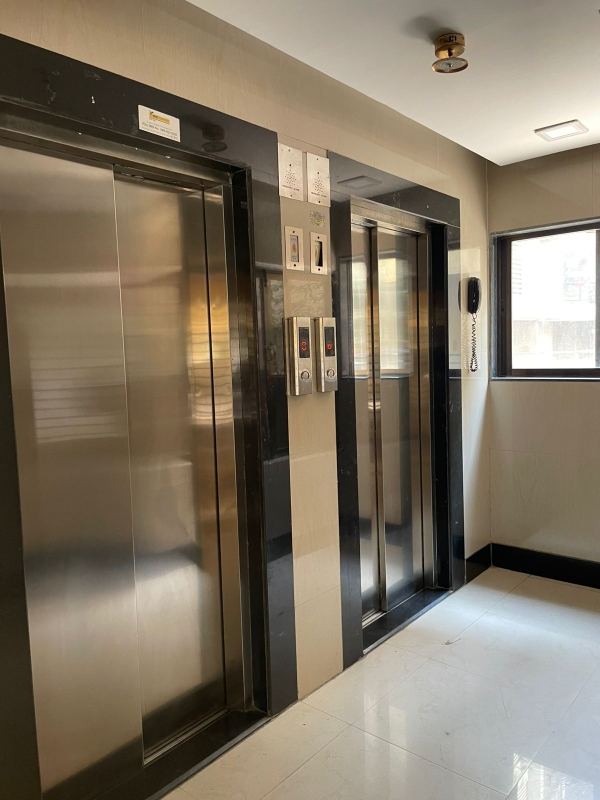 3 BHK Apartment For Sale in Bankers Tower