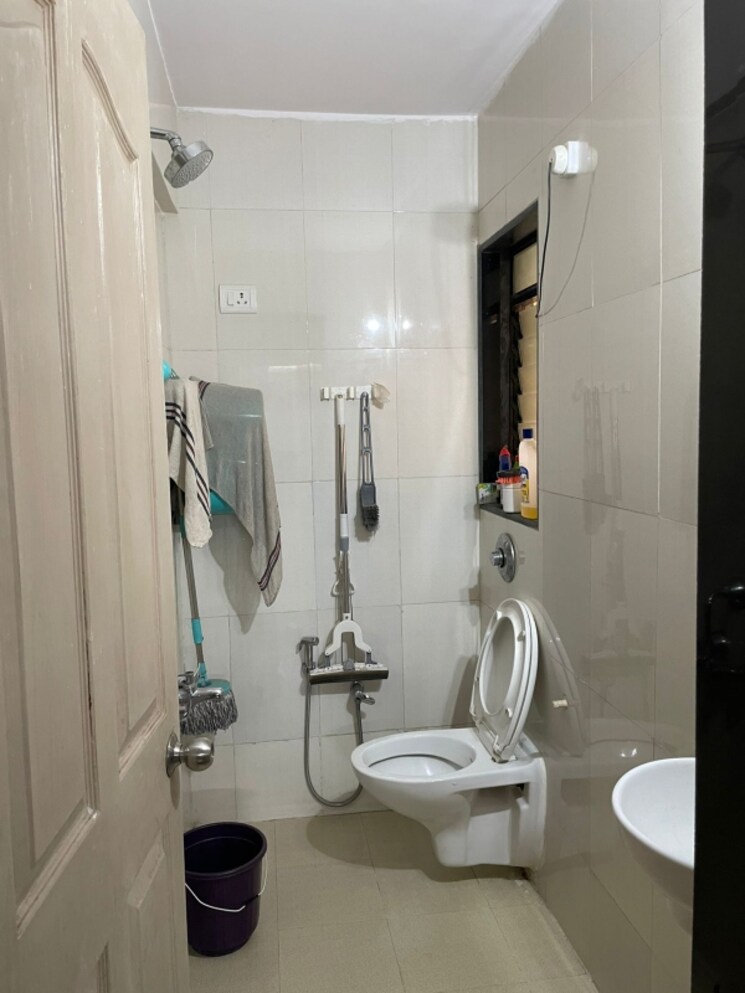 Bathroom, bankers-tower 3 Bedroom 1400 Sq.Ft. Apartment In Ulwe Sector 18 Navi Mumbai 8240301