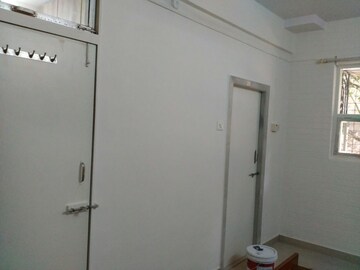 Furnished Amenities in 3 BHK Apartment at Kurla – for Rent