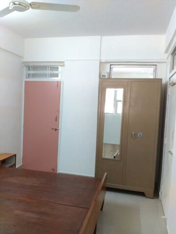 Room in 3 BHK Apartment at Kurla – for Rent