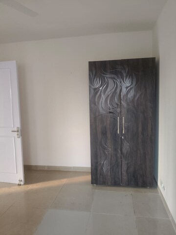Room in 3 BHK Apartment at Eros Wembley Estate, Sector 50 – for Rent