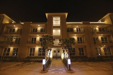 Parking in 4 BHK Builder Floor at BPTP Parkland Pride, Sector 77 – for Sale