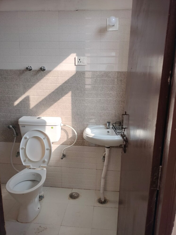 Bathroom, pyramid-heights 2 Bedroom 625 Sq.Ft. Apartment In Sector 85 Gurgaon 8240339