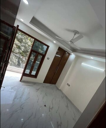 Furnished Amenities in 3 BHK Builder Floor at Mehrauli – for Rent