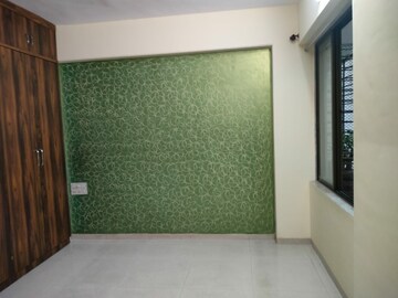 Room in 2 BHK Apartment at Vijay Orovia, Ghodbunder Road – for Rent