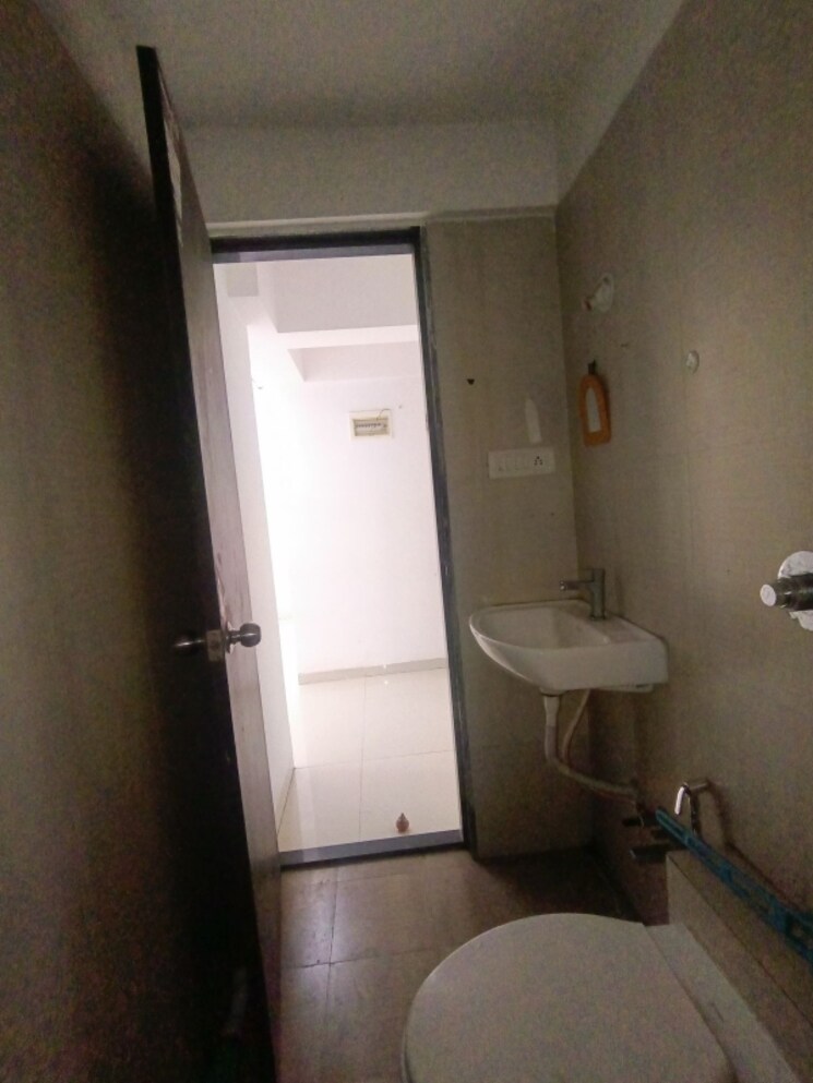 Bathroom, ulwe sector 9 2 Bedroom 1185 Sq.Ft. Apartment In Ulwe Sector 9 Navi Mumbai 8240385