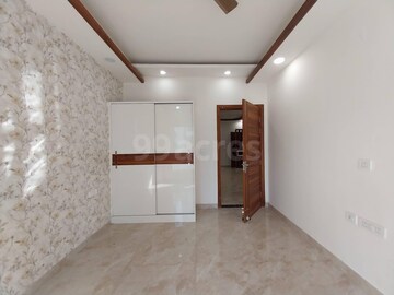 Room in 3 BHK Builder Floor at Fidato Honour Homes, Sector 89 – for Sale