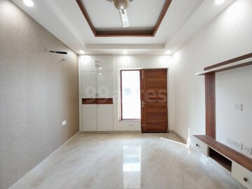 Room in 3 BHK Builder Floor at Fidato Honour Homes, Sector 89 – for Sale