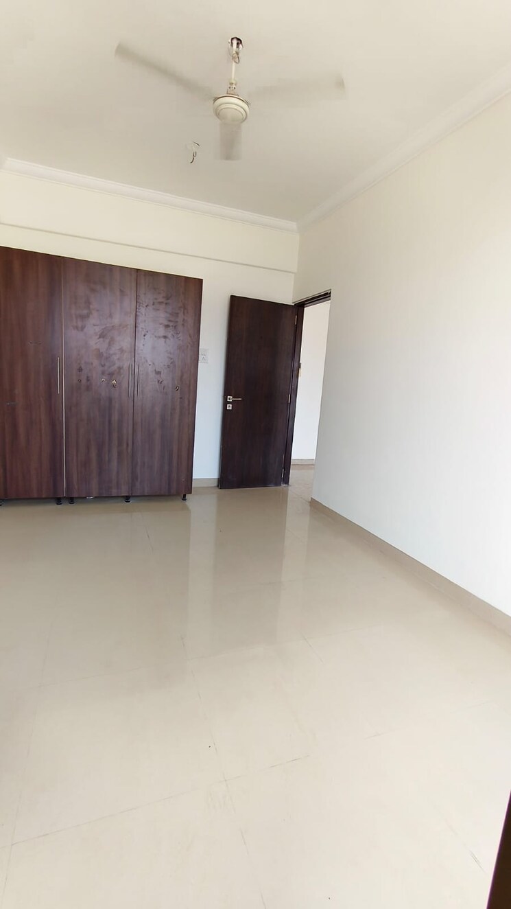 Room, satellite-tower 3 Bedroom 1464 Sq.Ft. Apartment In Goregaon East Mumbai 8240472