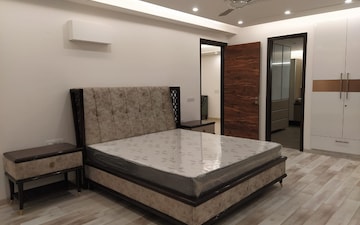 Plot For Sale in Hauz Khas