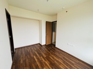 Master Bedroom in 2 BHK Apartment at Piramal Vaikunth, Balkum Pada – for Rent