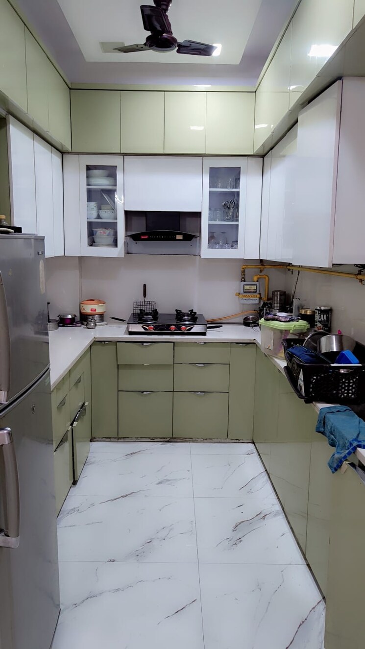 Kitchen, rwa-vasundhara-sector-4a 4 Bedroom 1600 Sq.Ft. Builder Floor In Vasundhara Sector 4 Ghaziabad 8240571