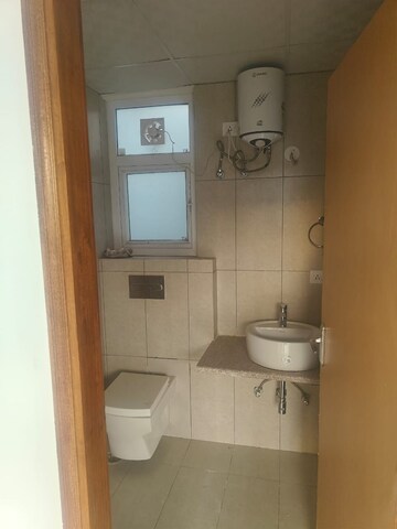 Bathroom in 4 BHK Builder Floor at SS Linden, Sector 84 – for Rent