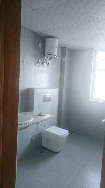 Bathroom in 4 BHK Builder Floor at SS Linden, Sector 84 – for Sale