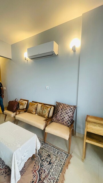 Living Room in 4 BHK Apartment at Shalimar Belvedere Court, Gomti Nagar – for Sale