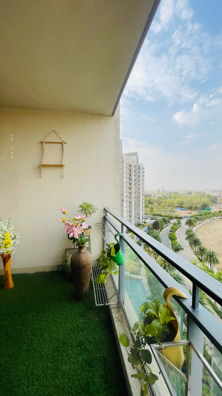 Balcony, shalimar-belvedere-court 4 Bedroom 2700 Sq.Ft. Apartment In Gomti Nagar Lucknow 8240724