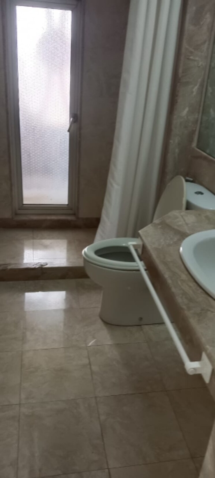 Bathroom, hiranandani-gardens-torino 3 Bedroom 1100 Sq.Ft. Apartment In Powai Mumbai 8240727