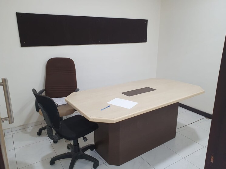 Team Area, landmark-centre Commercial Office Space 1090 Sq.Ft. In Parvati Paytha Pune 8240781
