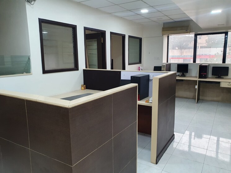 Team Area, landmark-centre Commercial Office Space 1090 Sq.Ft. In Parvati Paytha Pune 8240781