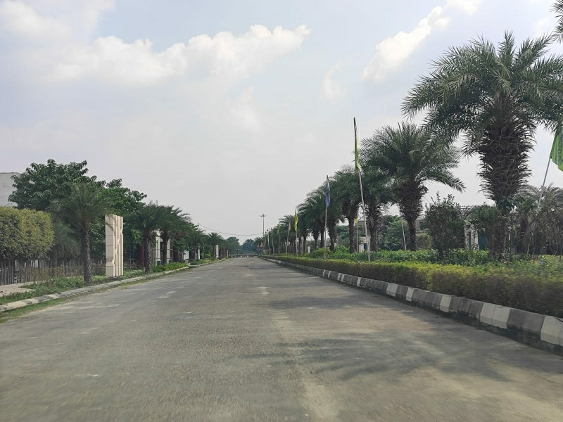 Plot For Sale in Omaxe Metro City