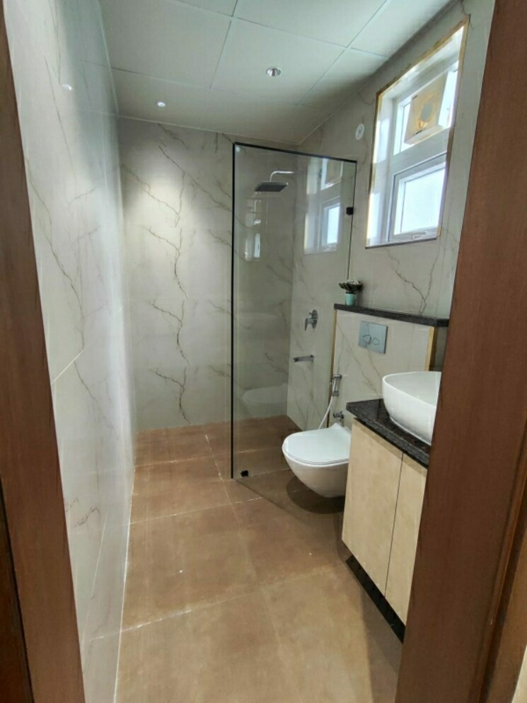 Bathroom, jashn-elevate 3.5 Bedroom 1985 Sq.Ft. Apartment In Sushant Golf City Lucknow 8240816